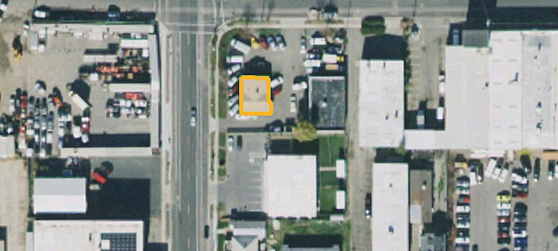 4087 Main St
