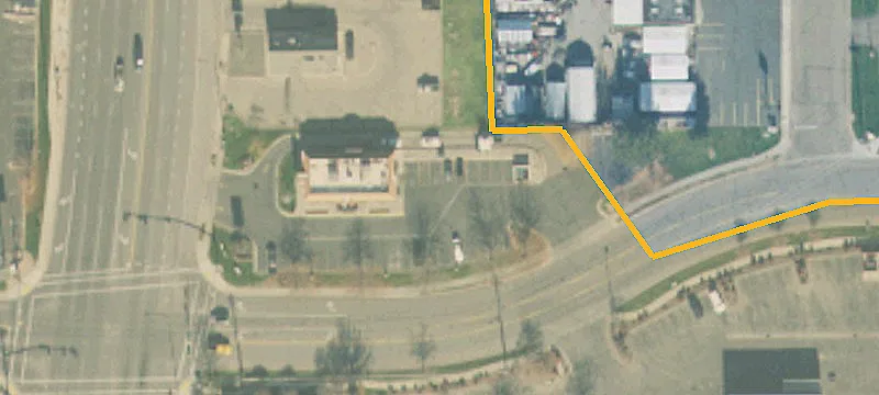 899 University Ave