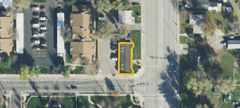 9386 Redwood Rd
