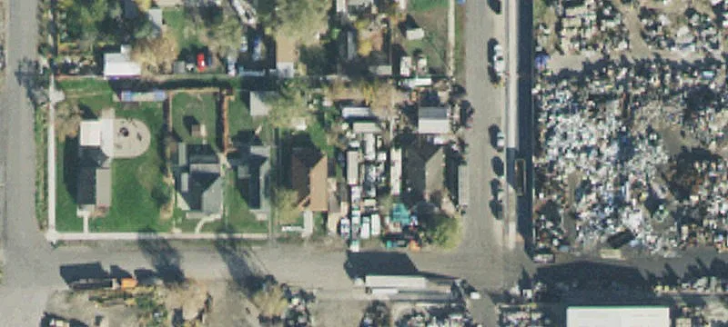 862 Everett Ave