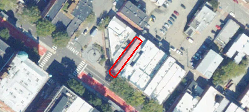 18 Broad St