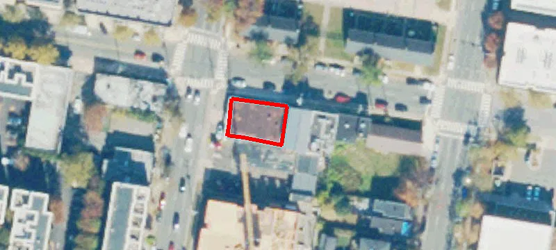 727 Henry St
