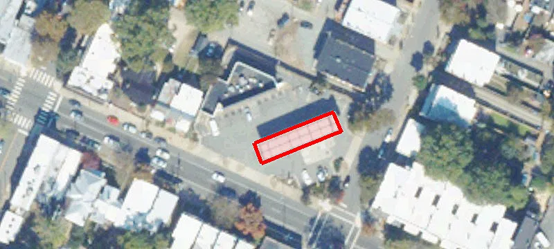 2206 Main St