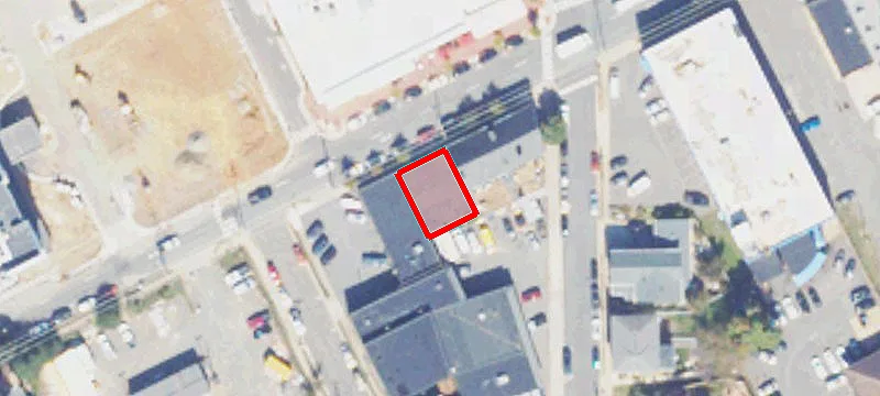 606 William St