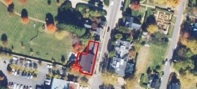 411 Main St