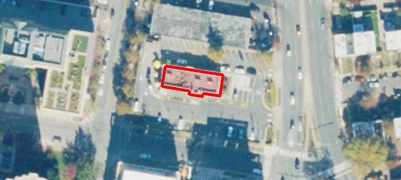 1000 Henry St