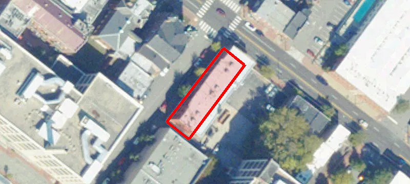 2201 Main St