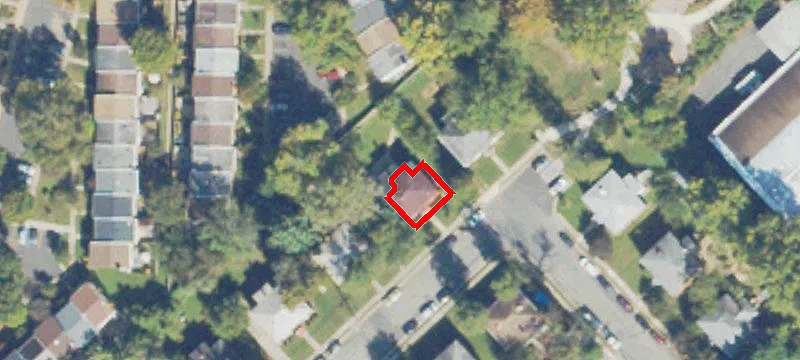 302 Shirley St