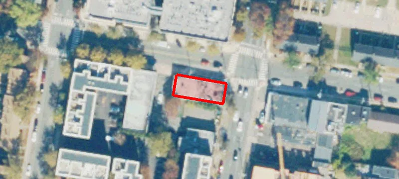 728 Henry St