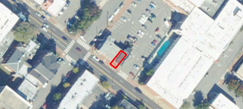 2206 Main St