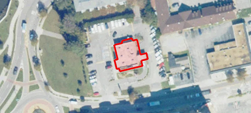 524 Laskin Rd