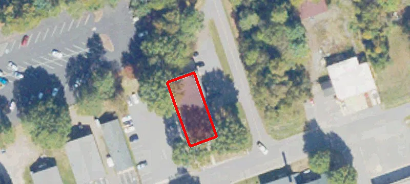121 Courthouse Ln