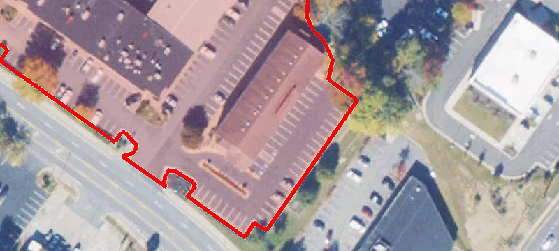 390 Greenbrier Dr
