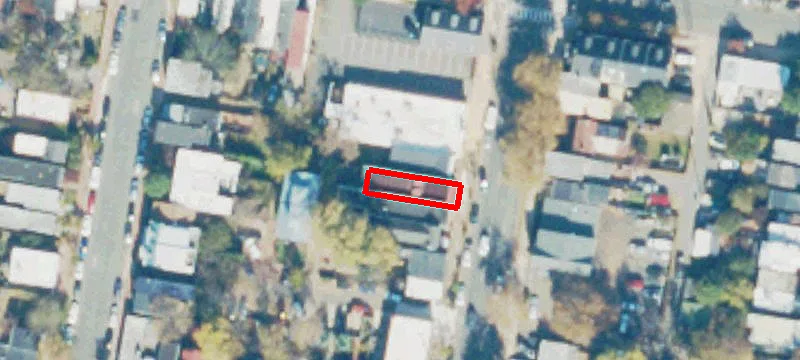 318 Henry St