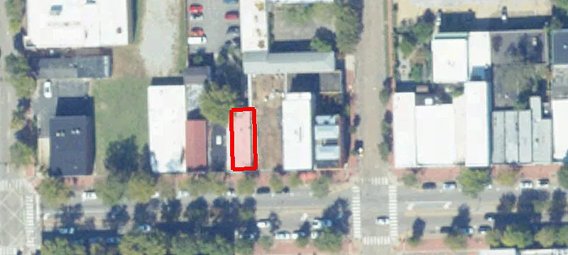 702 High St