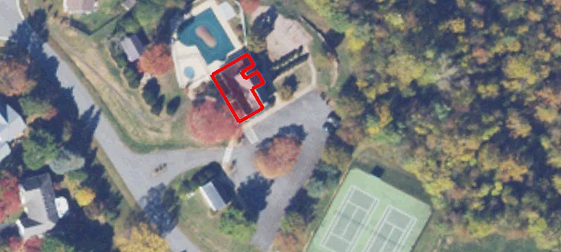 5030 Lk Tree Ln