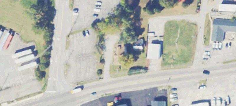 913 Main St