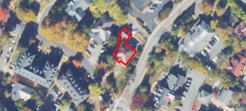 1 University Cir