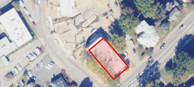 990 Main St
