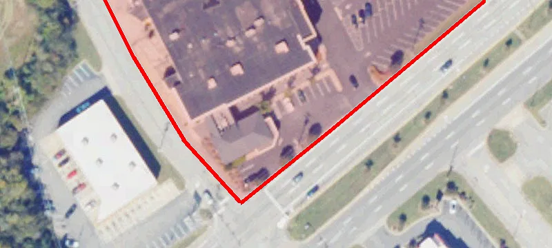 3320 Riverside Dr