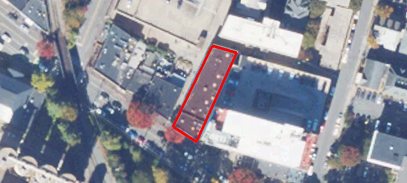 1325 Main St