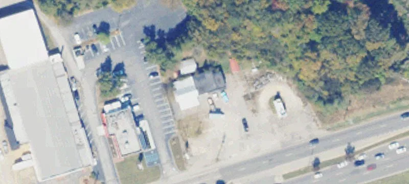 1042 Riverside Dr