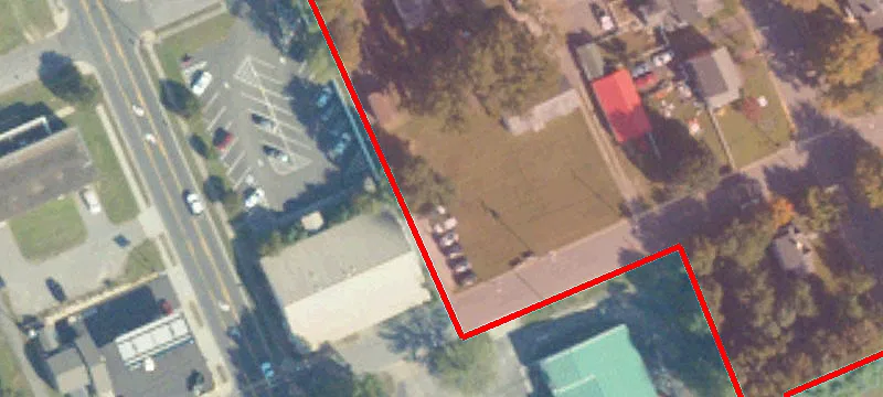 900 Main St