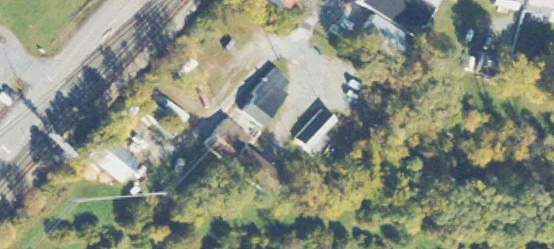 8 Lloyds Ln