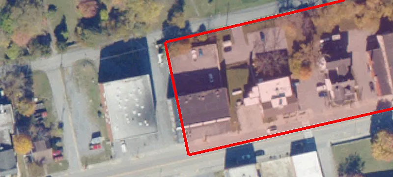 300 Main St
