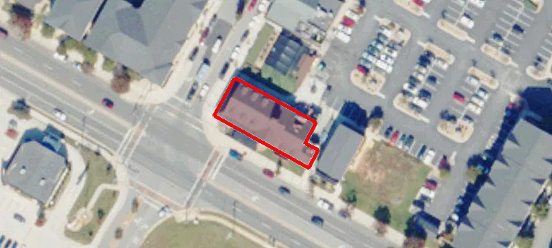 1220 Greenview Dr
