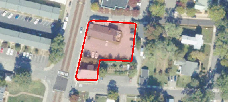 305 Railroad Ave