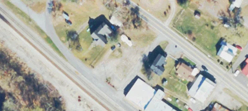 Railroad Ave