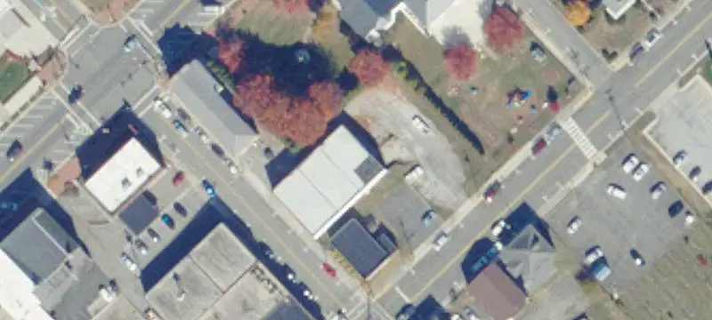 140 1st St