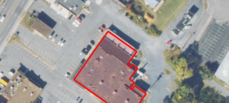 1592 Main St