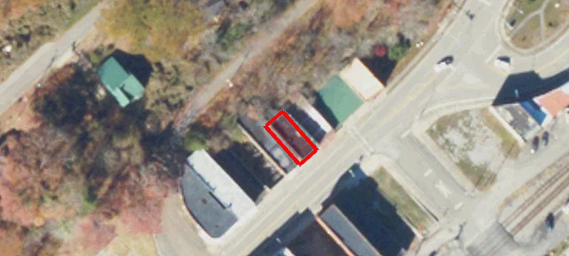 305 Main St
