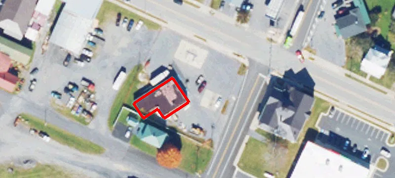 27 Main St