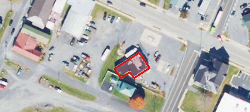 27 Main St