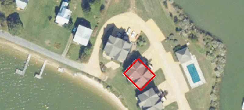 562 Riverside Dr