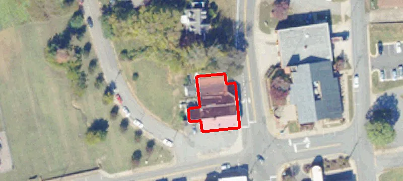 411 Main St