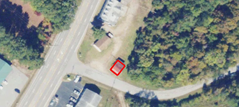 121 Lakeside Dr