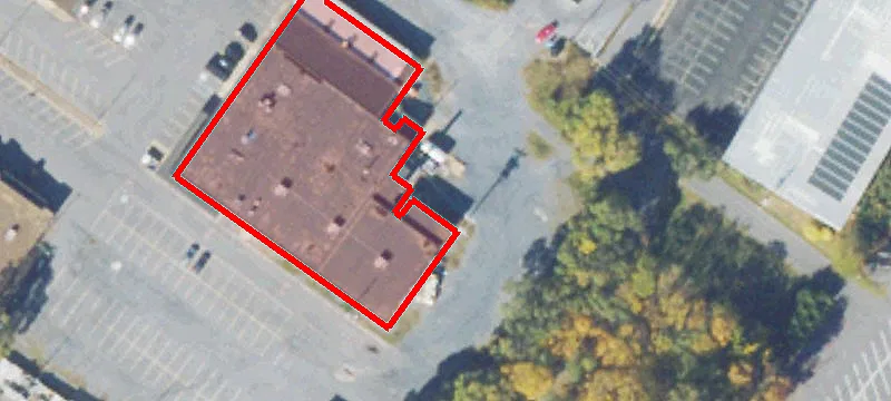 1594 Main St