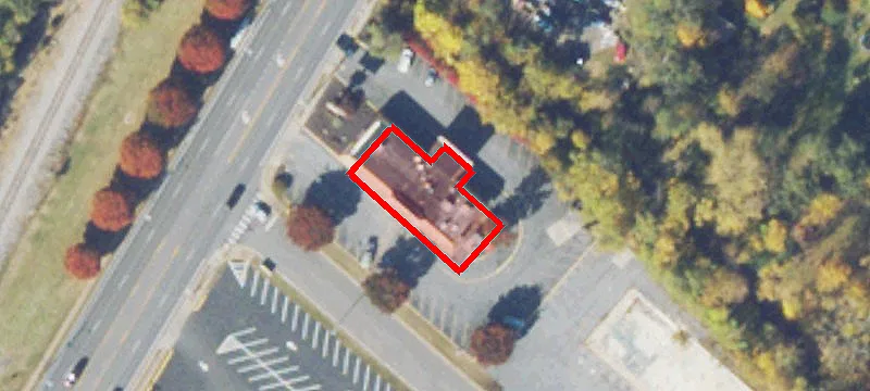 1560 Main St