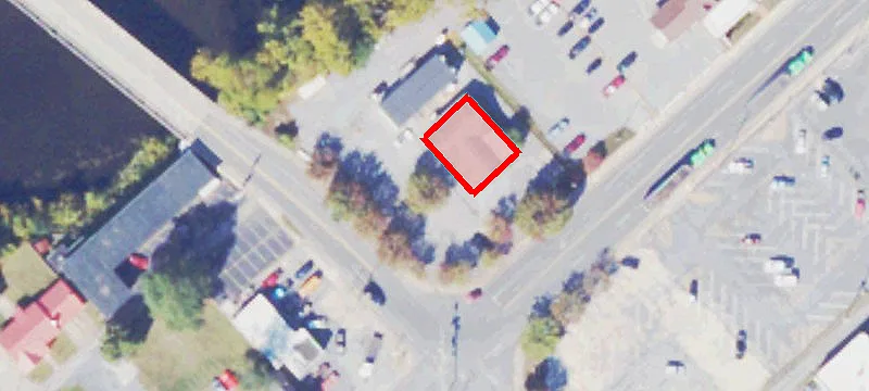 136 Riverside St