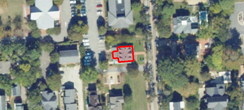 320 Henry St