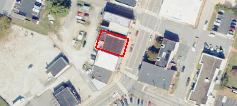 196 Main St