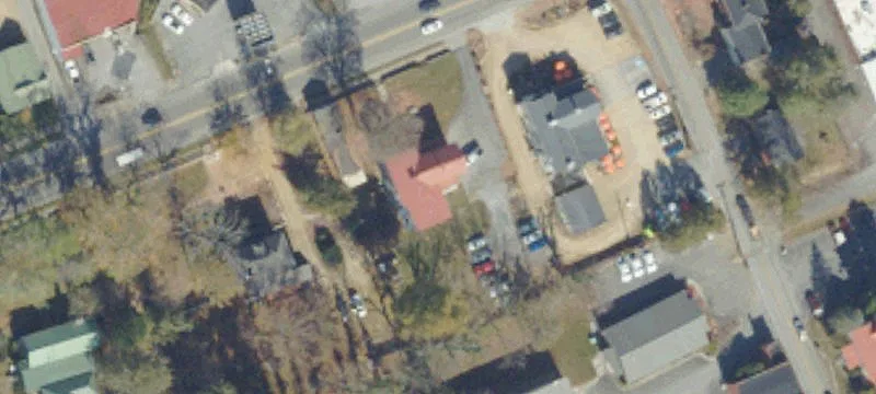 370 Main St