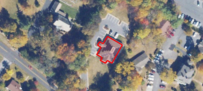 211 Edgewood Rd