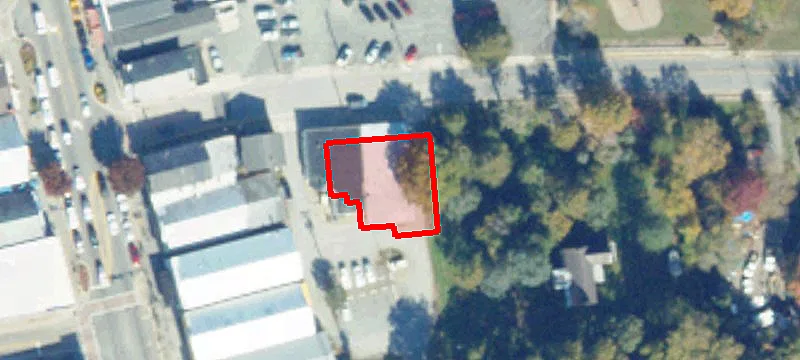 28 Waverly Ave