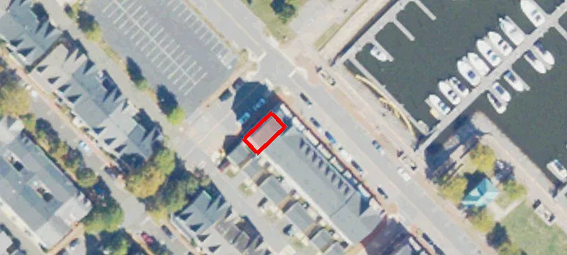625 Hbr Side St