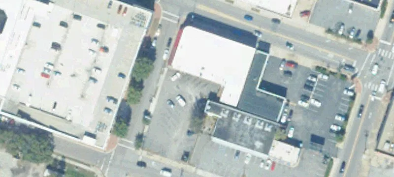 2004 Omohundro Ave